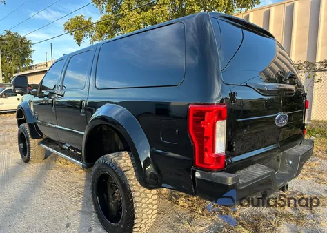 2004 Ford Excursion Eddie Bauer z USA, uszkodzony, nr VIN 1FMSU45P14EA06923